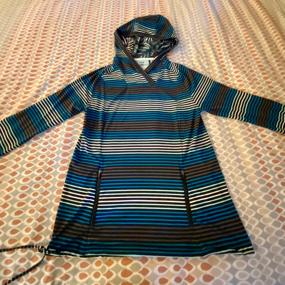 Title nine sunbuster long-sleeved hoodie